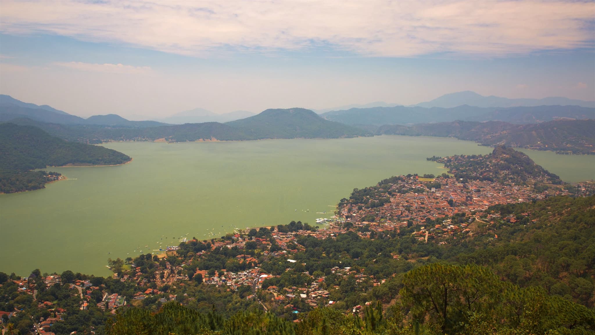 Valle de Bravo landscape